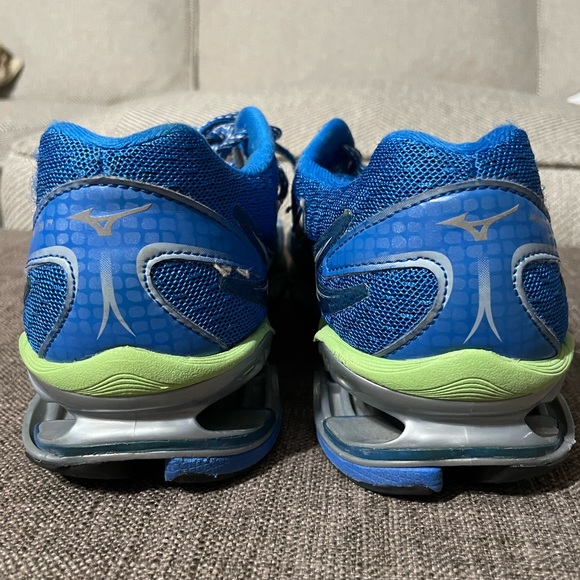 Mizuno Women's Wave Creation 14 Running Shoe - Picture 3 of 5